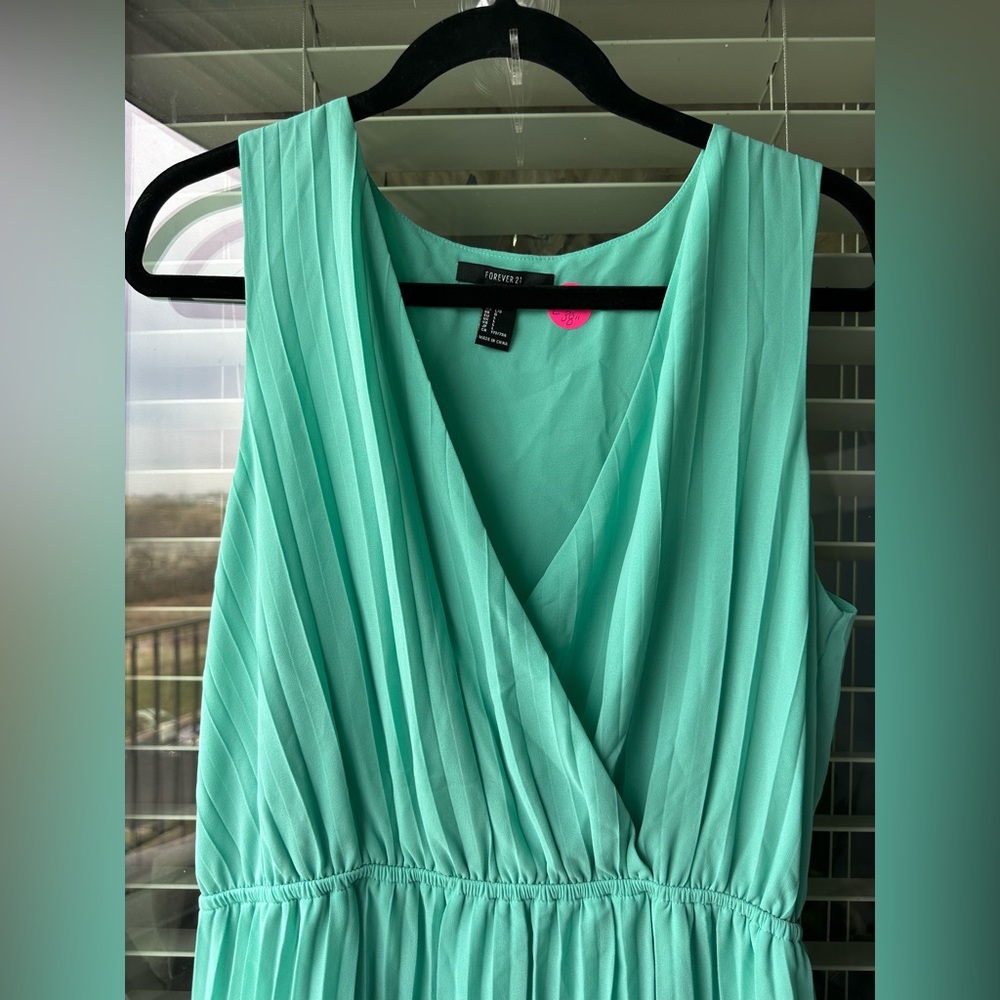 Forever 21 Mint Green Pleated Dress - Picture 3 of 6